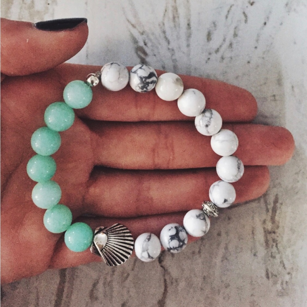 Howlite & Blue Jade Sea Shell Beaded Bracelet with Meaning Card - Picture 3 of 5